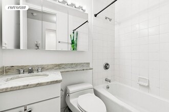 350 W 50th St in New York, NY - Building Photo - Building Photo