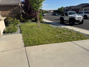 10620 Foxberry Park Dr in Reno, NV - Building Photo - Building Photo