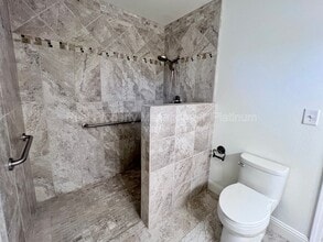 9193 N Fowler Ave in Clovis, CA - Building Photo - Building Photo