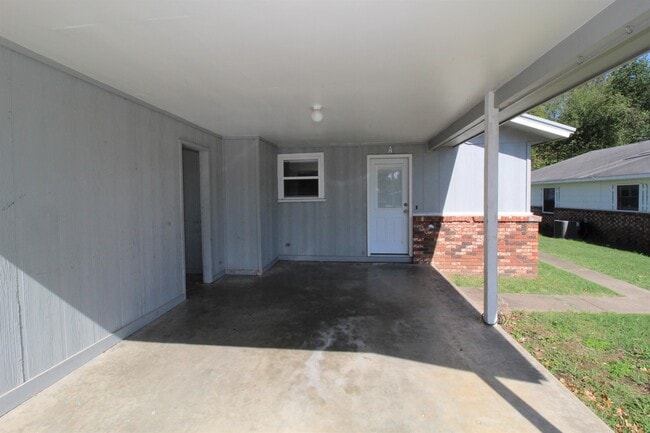 1908 Sycamore Pl in Springdale, AR - Building Photo - Building Photo