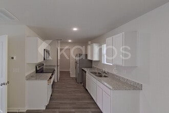 233 Topaz Ln in Macon, GA - Foto de edificio - Building Photo