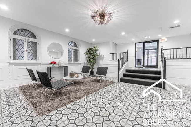 property at 940 W Winona St