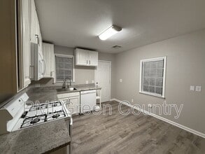 203 W Knoxville St in Broken Arrow, OK - Building Photo - Building Photo