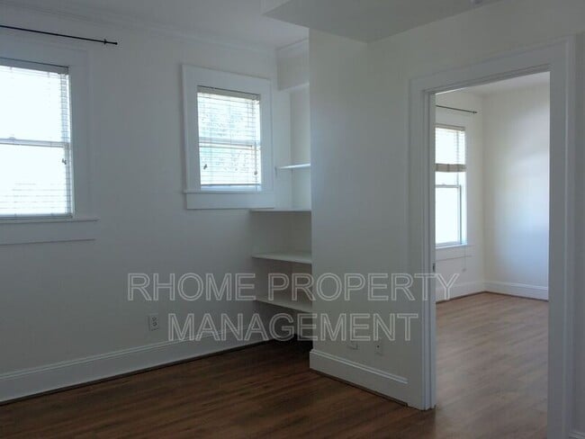 2855 Peachtree Rd in Atlanta, GA - Building Photo - Building Photo