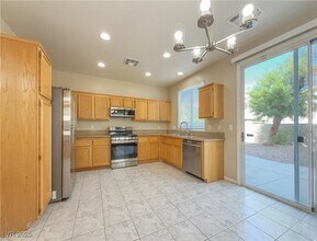 8548 Lost Gold Ave in Las Vegas, NV - Building Photo - Building Photo