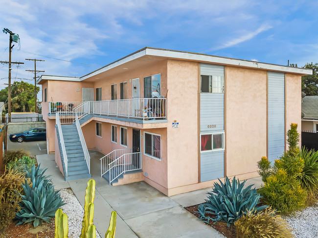 6020 S Vermont Ave in Los Angeles, CA - Building Photo - Primary Photo