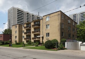 836 Roselawn Ave in Toronto, ON - Building Photo