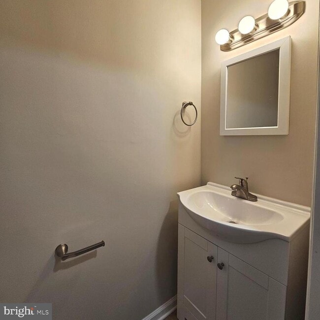 8473 Aurora Ct in Lorton, VA - Building Photo - Building Photo