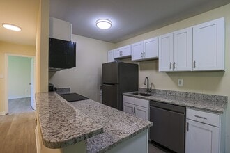 Enclave at Mount Pleasant in Baltimore, MD - Foto de edificio - Interior Photo