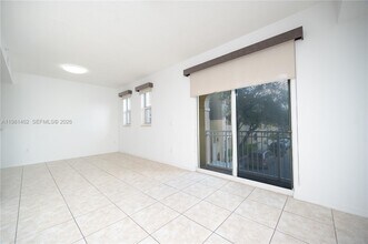 10885 NW 89th Terrace in Doral, FL - Building Photo - Building Photo