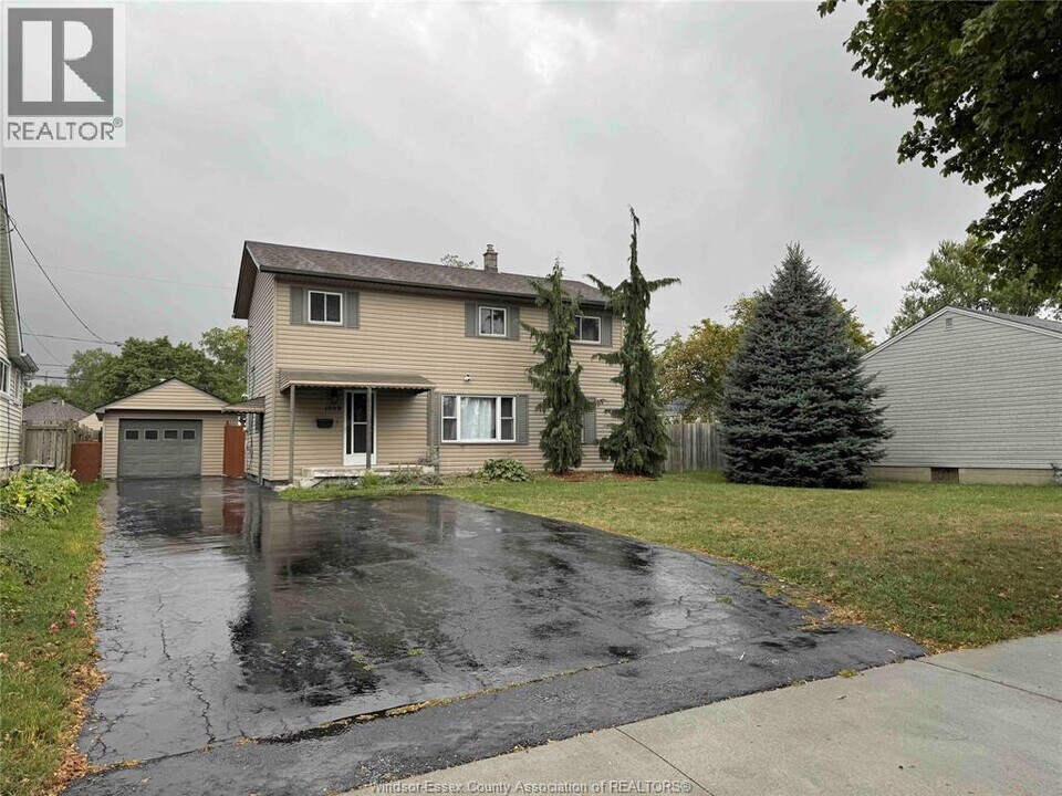 1859 FORD Ave in Windsor, ON - Building Photo