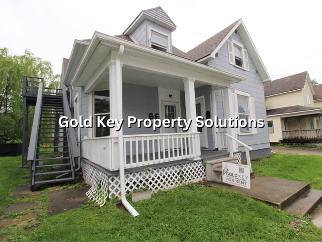 property at 907 W Main St