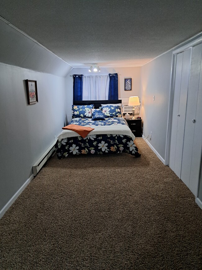 1918 N 9th St, Unit Collett Park Retreat in Terre Haute, IN - Building Photo - Building Photo