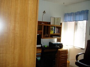 800 Crystal St, Unit 1 in Ames, IA - Building Photo - Building Photo