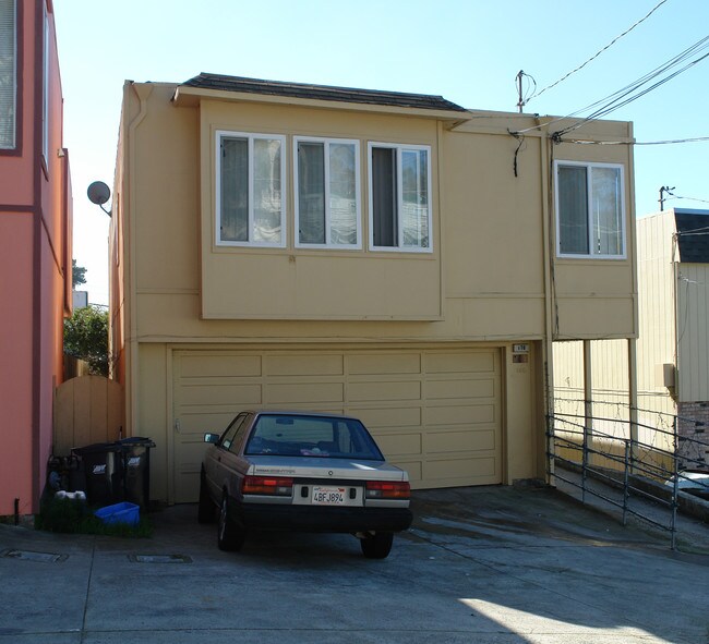 176-180 Tallwood Dr in Daly City, CA - Building Photo - Building Photo