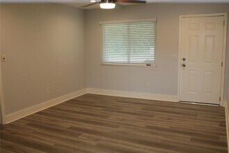 3355 70th Ave N in St. Petersburg, FL - Building Photo - Building Photo