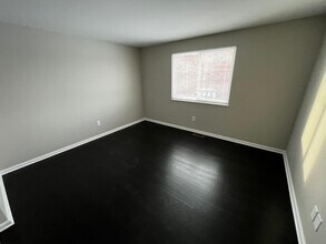 4669 Hilton Ave in Columbus, OH - Building Photo - Building Photo