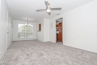 Castleridge in San Antonio, TX - Building Photo - Building Photo