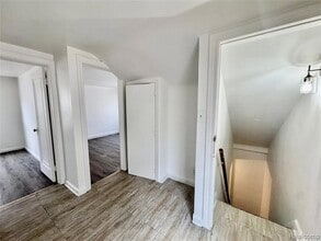 15030 Rossini Dr, Unit 2 - Upper in Detroit, MI - Building Photo - Building Photo