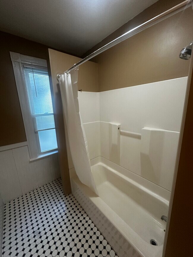 42 Calvin St, Unit 1L in Somerville, MA - Building Photo - Building Photo
