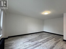 600 Eglinton Ave W in Toronto, ON - Building Photo