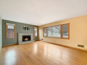 303 Monroe Ave S in Hopkins, MN - Building Photo - Building Photo