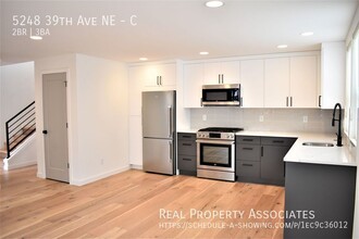 5248 39th Ave NE in Seattle, WA - Building Photo - Building Photo