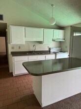 208 S Rossiter St in Mount Dora, FL - Building Photo - Building Photo