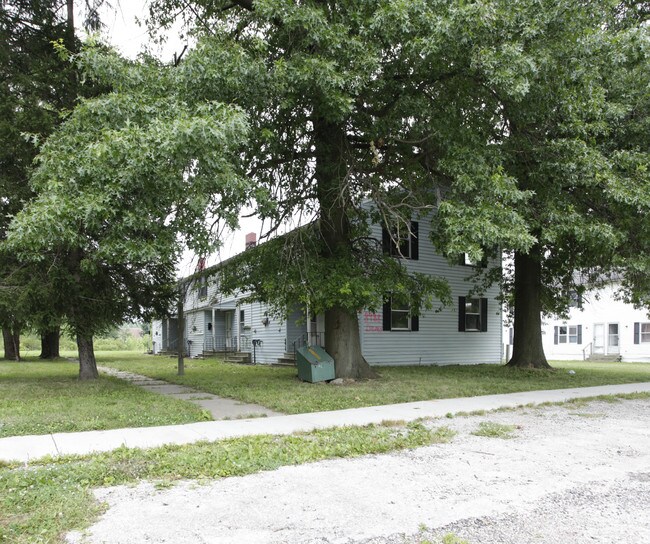 8988 Maple Grove Rd in Windham, OH - Building Photo - Building Photo