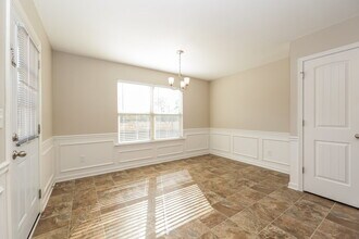 2109 Longhunter Chase Dr in Spring Hill, TN - Foto de edificio - Building Photo