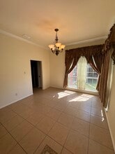 5606 Allen Ln in Rowlett, TX - Foto de edificio - Building Photo