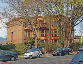 Sterling Court in Vancouver, BC - Building Photo - Building Photo