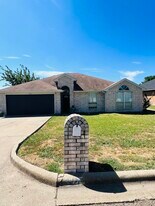 3017 Hillsdale Ave in Corsicana, TX - Building Photo