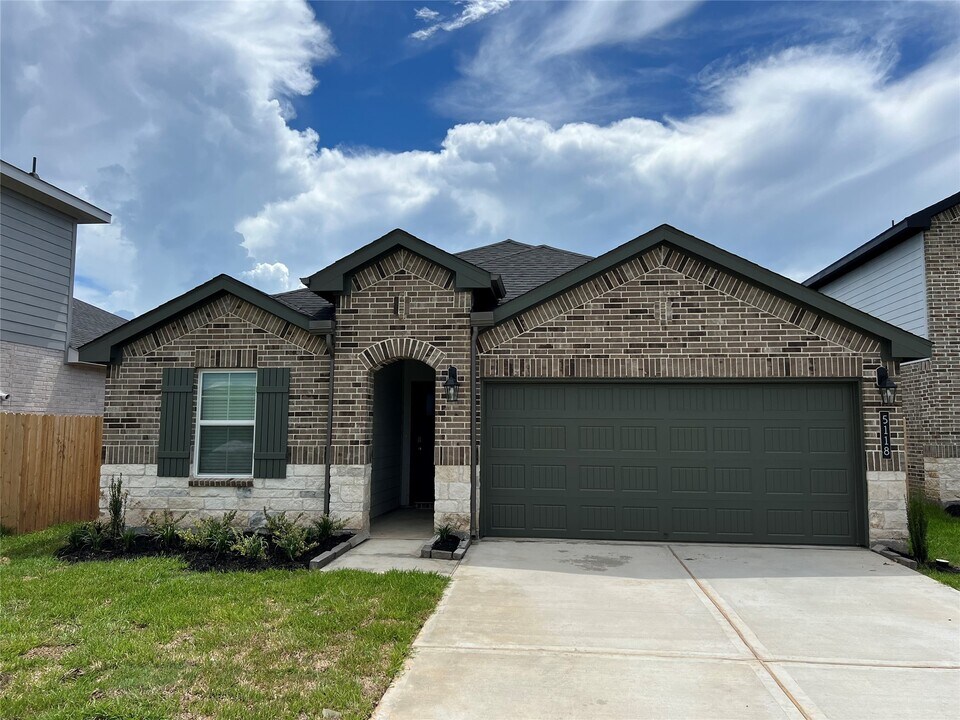 5118 Hunters Trl in Fresno, TX - Building Photo