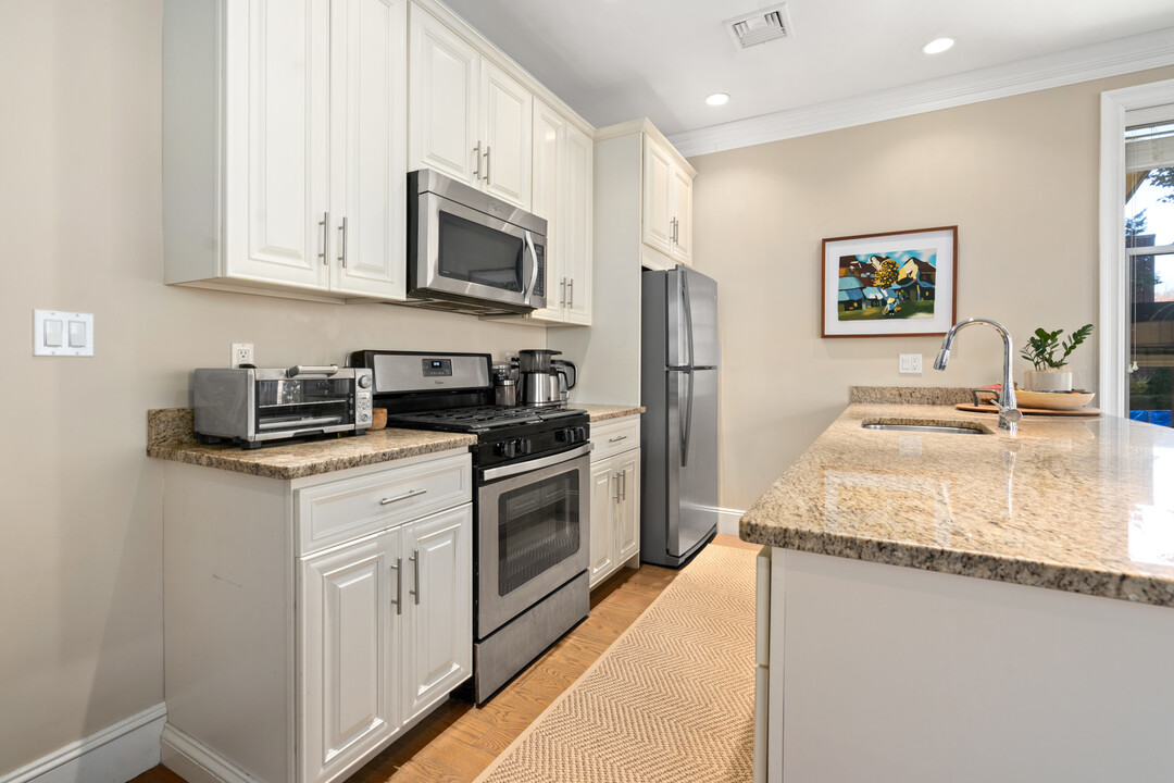 21 Englewood Ave in Brookline, MA - Building Photo