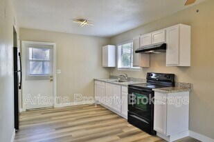 2323 S College Ave in Tempe, AZ - Building Photo