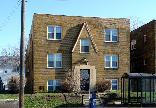 1599 St Anthony Ave in St. Paul, MN - Building Photo - Building Photo