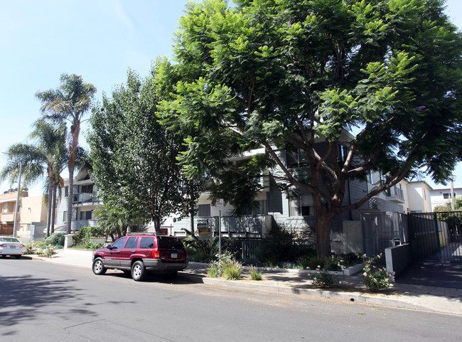 1741 Granville Ave in Los Angeles, CA - Building Photo - Building Photo