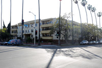 Eleven Eleven Apartments in Los Angeles, CA - Foto de edificio - Building Photo