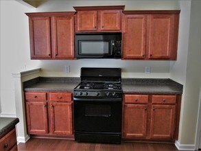 913 Tamarisk Pl in Canton, GA - Building Photo - Building Photo
