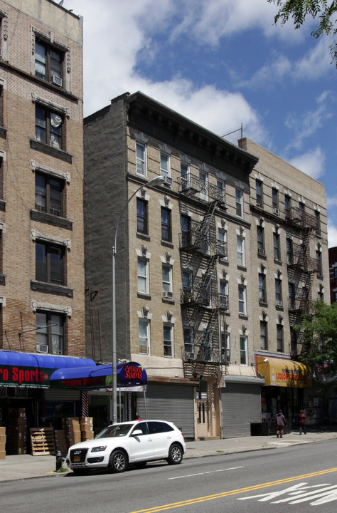 2204-2206 Amsterdam Ave in New York, NY - Building Photo