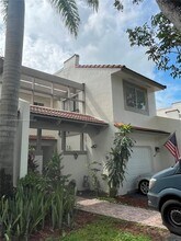 10270 NW 46th St in Doral, FL - Building Photo - Building Photo