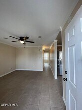 2260 Tierra Alegre Way in El Paso, TX - Building Photo - Building Photo