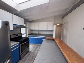 10605 Johansen Dr in Cupertino, CA - Building Photo - Building Photo