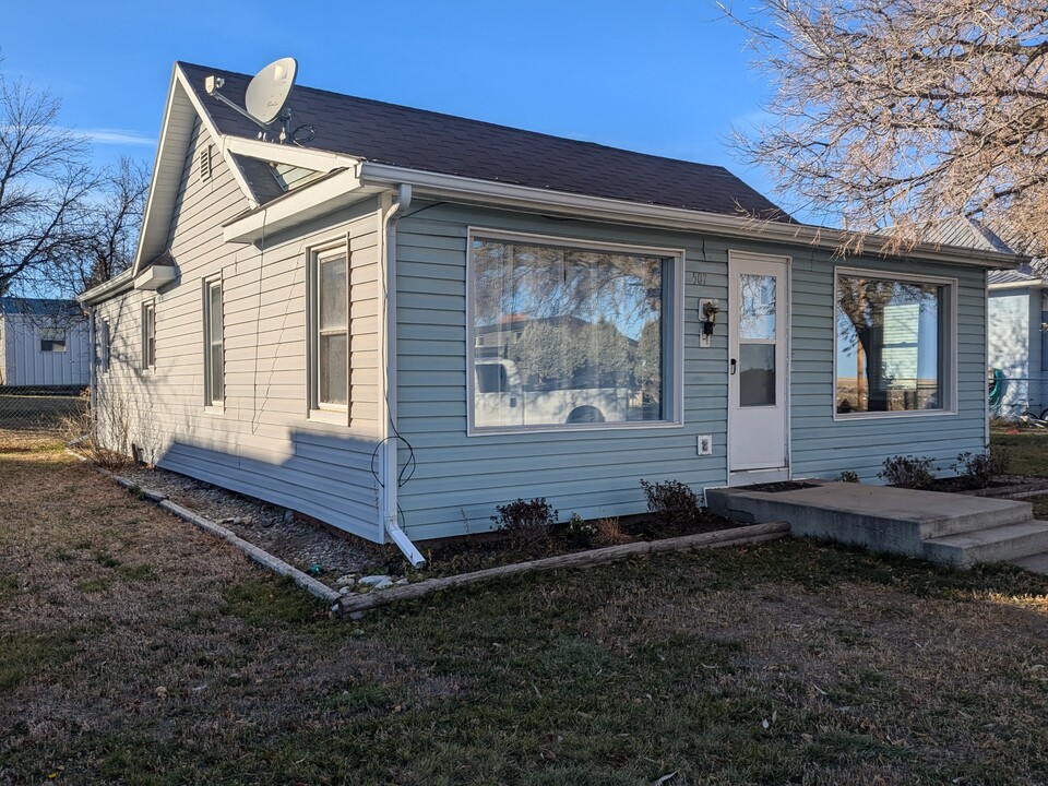 507 7th Ave S in Shelby, MT - Building Photo