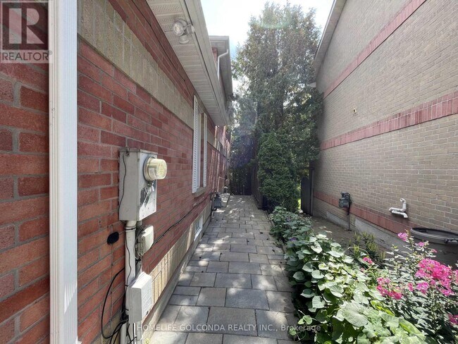 64 Ritva Ct in Richmond Hill, ON - Building Photo - Building Photo