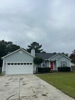 147 Lawndale Ln in Sneads Ferry, NC - Building Photo