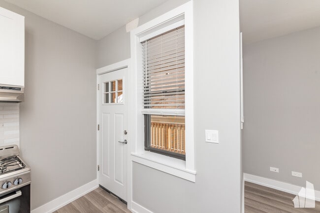 3943 N Janssen Ave in Chicago, IL - Building Photo - Building Photo