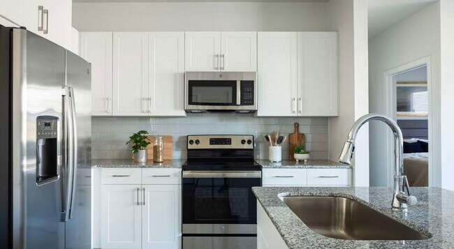 22000 Bellaire Blvd in Richmond, TX - Building Photo - Building Photo