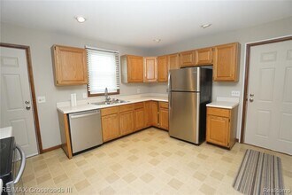 43373 Alva Dr in Belleville, MI - Building Photo - Building Photo